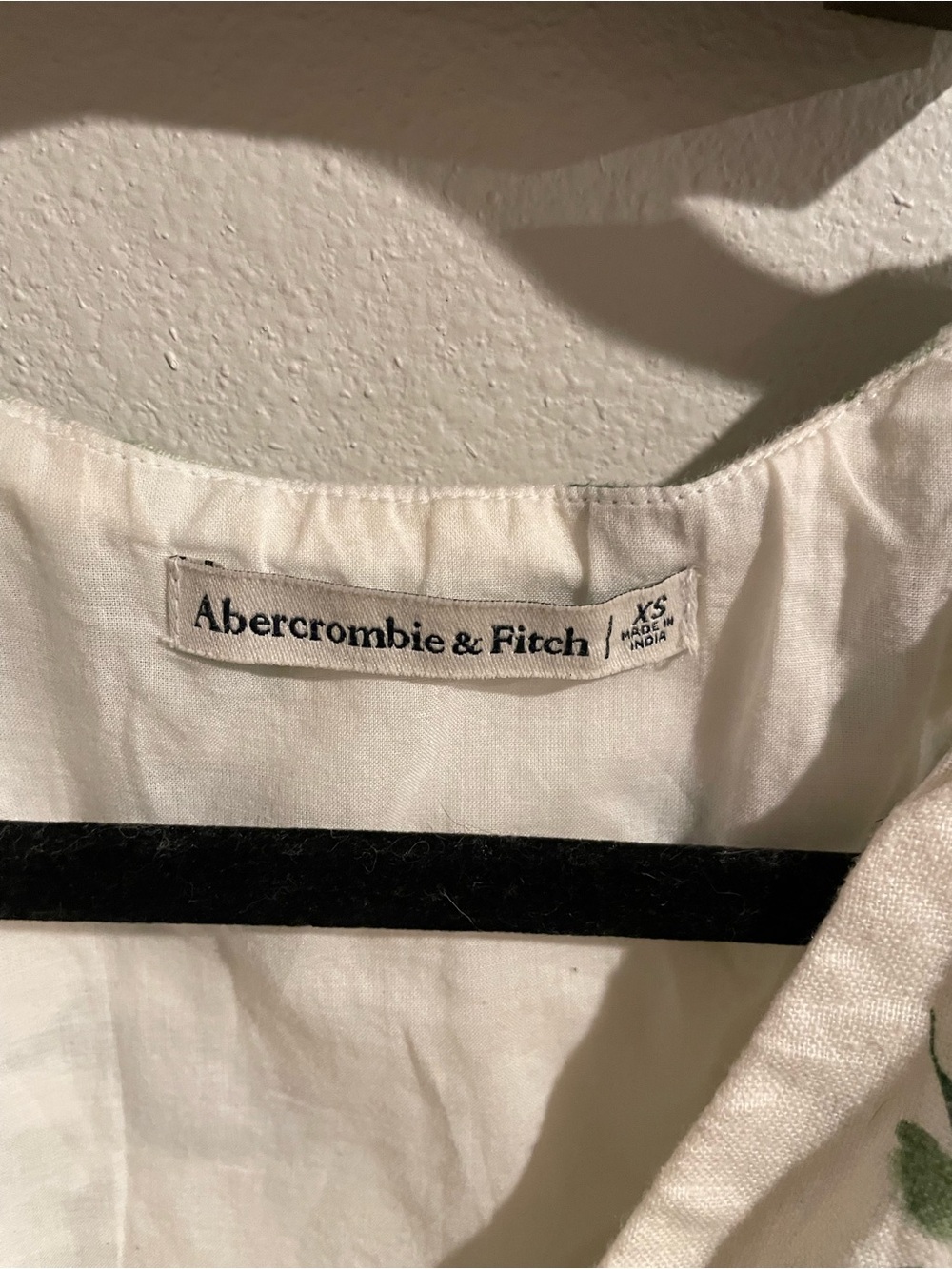 Abercrombie & Fitch White Floral V-Neck Smocked Linen Blend Waist Crop Top XS - Picture 5 of 5